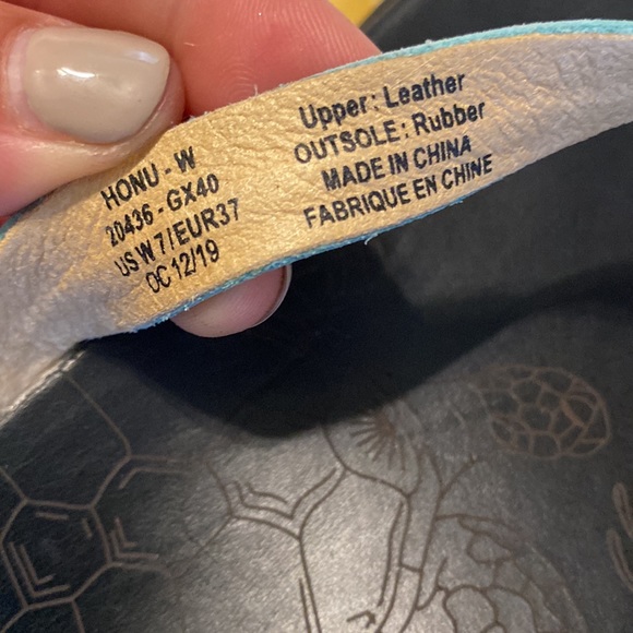 OluKai Flip Flops - Picture 3 of 6